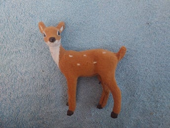 Figur RÅDJUR pälsklädd Längd 10 cm/Höjd 14 cm