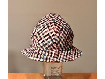 Flerfärgad /rutig hatt