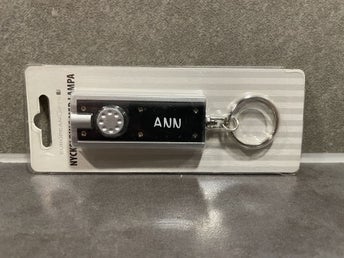 Ann! Nyckelring med minificklampa och namn! Helt ny - oanvänd! Julklapp?