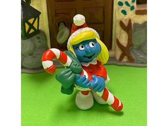 Julsmurfan med stor mintkäpp…..fint lekt skick…