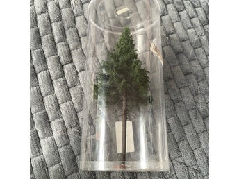 Plastbyggsats i plastförpackning