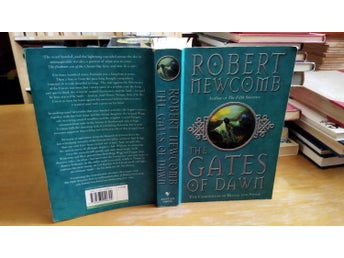 The Gates of Dawn by Robert Newcomb, bok, Very Good plus
