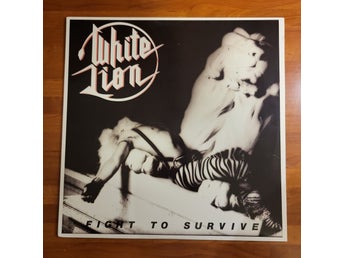 Se produkter som liknar White Lion - Fight To Survive.. på Tradera