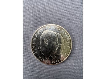 Myntet är tillverkat av 87,5 % silver och har en totalvikt på cirka 29 gram.