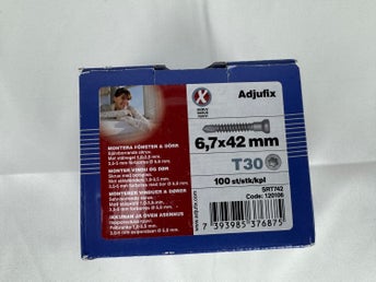 NY Adjufix 120106 67x42 SRT74 TX30 100-pack Karmskruvar Skruvar