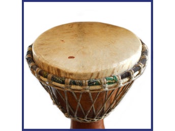 Djembe, trumma (längd 60cm), trä/skinn