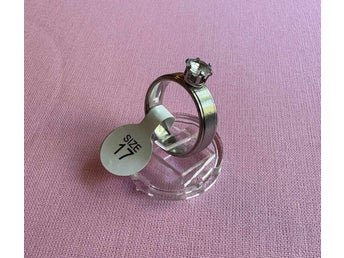 NY ring slät, bred silver - stor vit diamant sten - 17 mm - förlovningsring stål