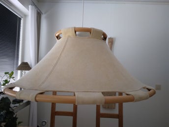 Taklampa, design Anna Ehrner för Atelje Lyktan, trä och mocka