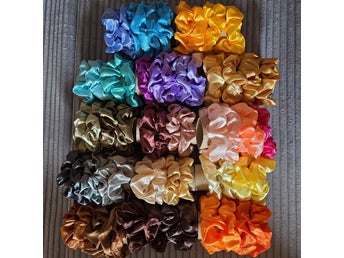 Scrunchies i olika färger ca 60st