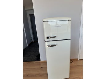 Severin Refrigerator with Freezer Compartment