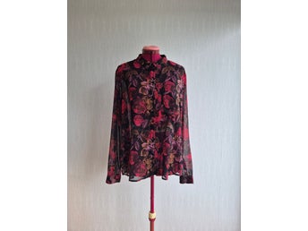 Monki svart, röd, rosa skjorta, storlek L