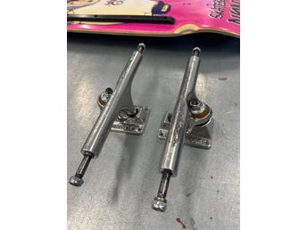 Independent skateboard truckar 215