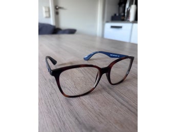 Ray-Ban glasögon RB 7066