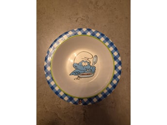 Skål med motiv av Smurfarna