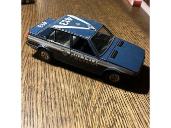 Bburago 0164 Alfa Romeo Giulietta 1.6 Polizia 413 1:24 Made in Italy