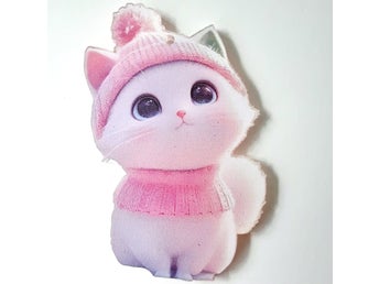 Hänge. Dekoration. Söt Vit Katt med Rosa Mössa.