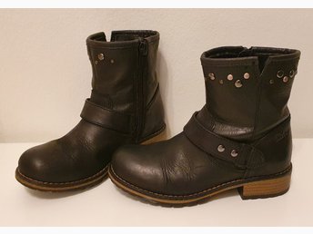 biker boots clarks