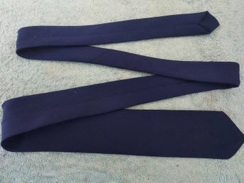 Slips 60-tal Syntet Marinblå K-B Björck & Co. Längd 129,5 cm Bredd 6,5 cm