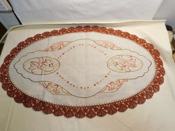 Bordsduk Vintage Broderad Linne Bordsduk/Löpare/Tablett Ca 1940 talet