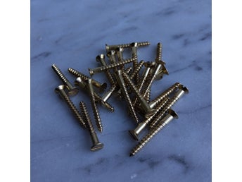25 st spårskruv träskruv 3,5 mm x 30 mm skruvar skruv mässing byggnadsvård