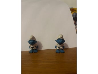 Schleich karate smurf 2 st. Fint skick gamla!