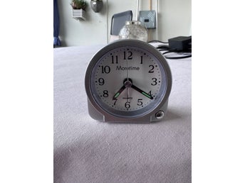 Moretime Quartz väckarklocka