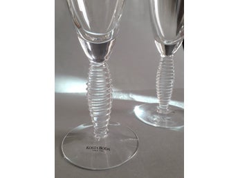 2st Champagneglas, Epoque-90 tal, Kosta Boda, Anna Ehrner