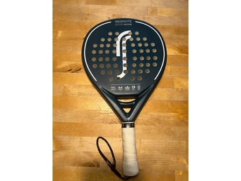 Neophyte Edition Vector Padelracket