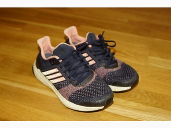 ADIDAS Ultra BOOST gympa skor str 36,5 gympaskor sportskor löparskor träning ADIDAS Ultra BOOST gympa skor str 36,5 gympaskor sportskor löparskor träning