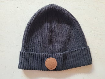 Fin mössa stl. 48/50 Kappahl