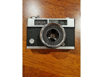 Konica EE-MATIC Deluxe kamera