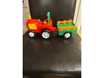 Kiddieland Traktor med släp