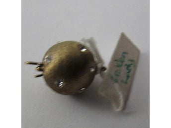Oanvänt lås äkta silver 925 rund kula stenar BLING tags instickslås Golden Lady