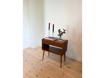 Sängbord / Sidobord i vintage teak – Retro / Skandinavisk design