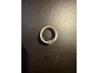 Ring i metall