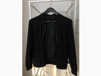 Zara tunn jacka (378315526) ᐈ Köp på Tradera Zara tunn jacka (378315526) ᐈ Köp på Tradera