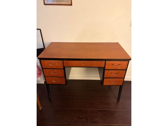 Skrivbord IKEA ritual 60-tal med äpplet-stol