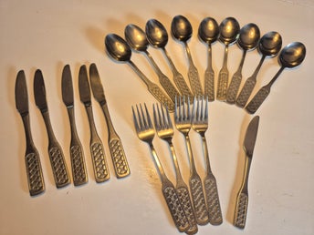 Retro bestick Rostfritt stål Hjärteblom Åhléns 60/70-tal – 19 delar