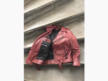 Leather Jacket 8 BLK DNM Vinröd (348100358) ᐈ Köp på Tradera Leather Jacket 8 BLK DNM Vinröd (348100358) ᐈ Köp på Tradera