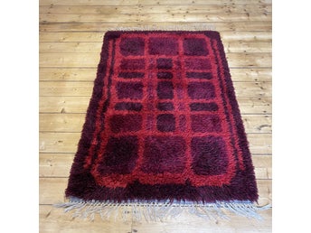 Retro Ryamatta – Red Square Clair