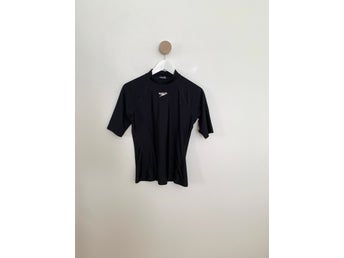 Speedo svart tröja strl XS UV tröja Nyskick surf tröja unisex