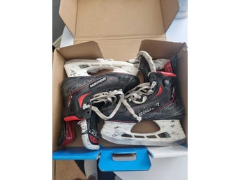 Skridskor 2 par - Bauer Vapor 3XPro 3.0 samt Supreme S180 - EUR Storlek 36