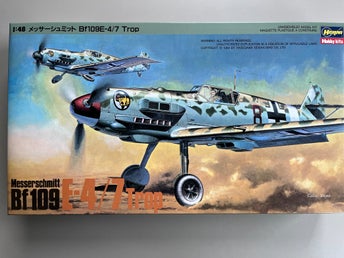 Hasegawa Messerschmitt Bf109E-4/7 Trop Modellflygplan 1:48