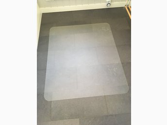 Möbler ᐈ Köp Möbler online på Tradera • 10 275 annonser KOLON Golvskydd, 120x100 cm IKEA