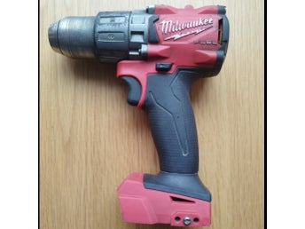 Milwaukee M18 FPD2 FUEL Slagborrmaskin / Borrskruvdragare 18V (Fungerande)
