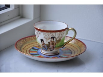 Kinesisk kaffekopp/samlarkopp med fat.
