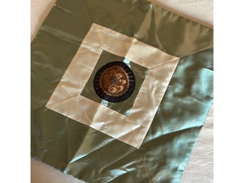 Dekorativ kudd-fodral med broderi