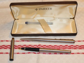 2 PARKER PENNOR MED ETUI.