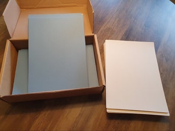 290 st GF Smith Colorplan Vellum White och New Blue A4 papper, 135gsm