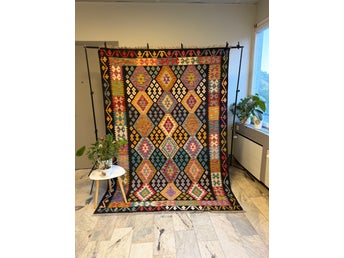 Handvävd Ull kelimmatta 241 x 170 cm
